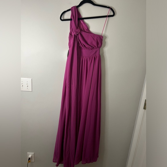 NWT Red Dress Boutique Goddess Behavior Berry Purple One Shoulder Maxi Dress - Picture 5 of 8